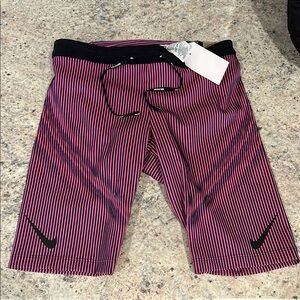 NWT NIKE AEROSWIFT TIGHTS ( Pink )